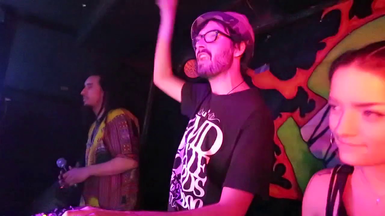 Enjojah & Wallar play Ranking Youth - Steppin outta dis (La Panchita Records) @ Contrast Konstanz