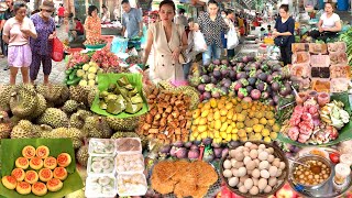 Plenty of Cambodian Street Food in Phnom Penh Market – Beef, Shrimps, Octopus, Durian & More