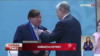 Ақын  Мұхтар Шахановқа «Қазақстанның Еңбек ері» атағының берілгеніне барша қазақ қуанды