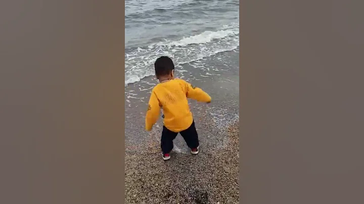 astronaut in the ocean 😂😂