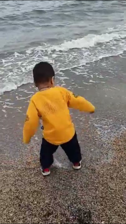 astronaut in the ocean 😂😂