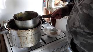 Fondre La Cire Des Rayons De Ruche