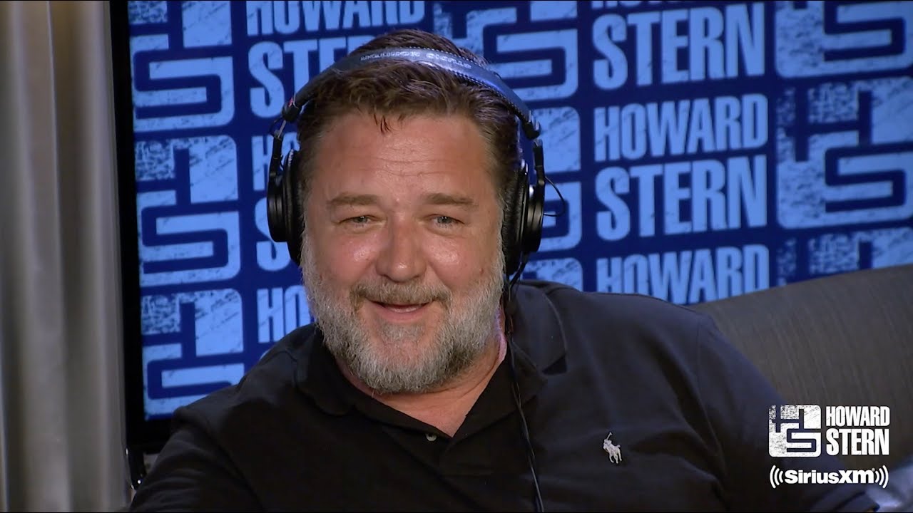 Russell Crowe Was Shocked by His Own Stardom After “Gladiator”