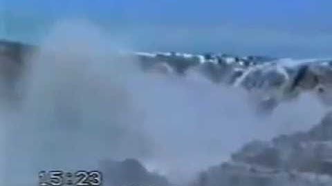 THE MOST MASSIVE LANDSLIDE EVER CAUGHT ON CAMERA EXTREME DESTRUCTIVE MUDSLIDE FOOTAGE UPLOADED 2017