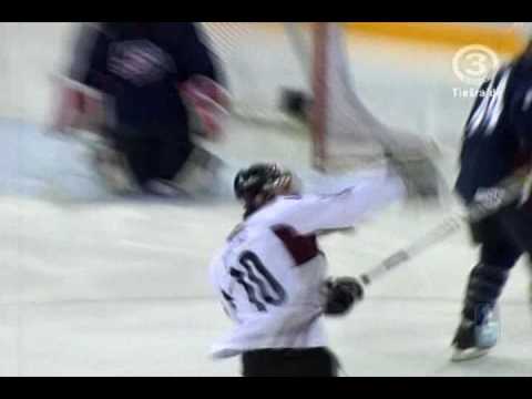 Video: Hokejist NHL Je šel Na Stranišče In Nenadoma Ugotovil, Da V Njem živi 63-centimetrski črv - Mdash; Alternativni Pogled
