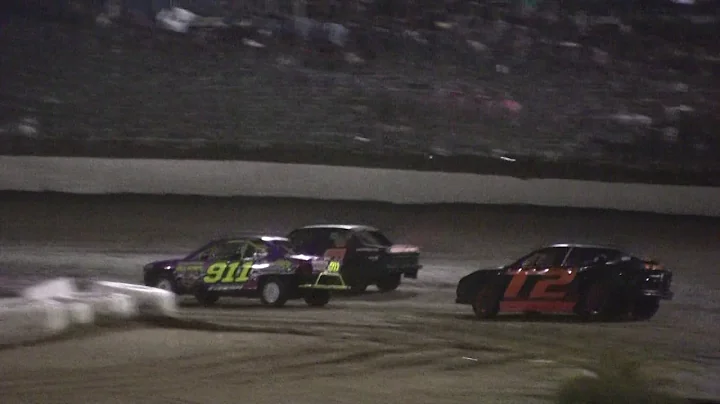 Daniel Bowman Wins 4 Cylinder Bomber Feature  East...