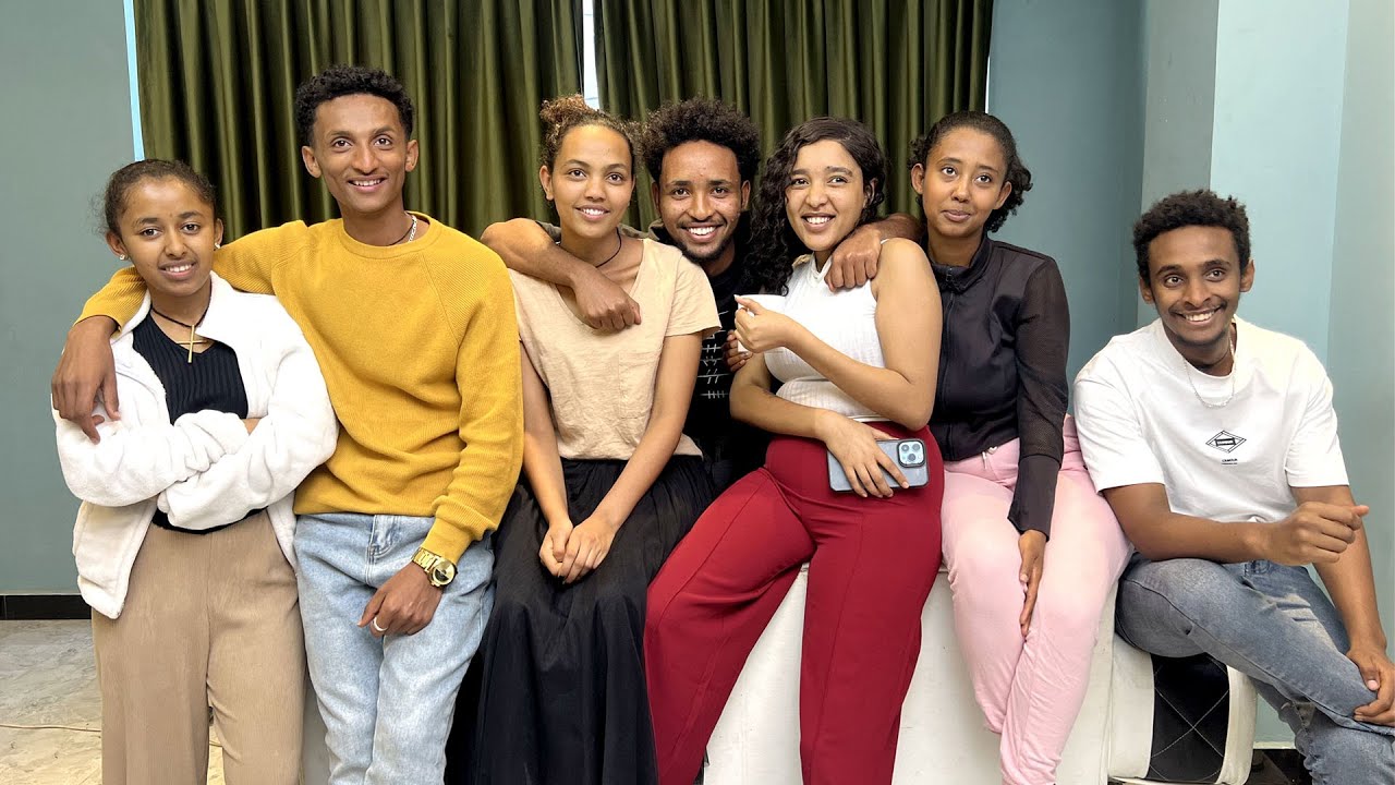 ሰራተኛዋ አደይ ከካሜራ ጀርባ ||