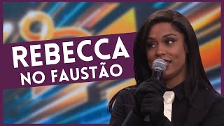 Rebecca canta 