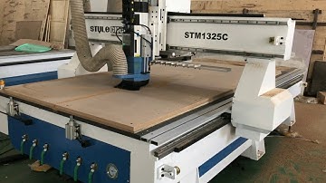 CNC router machine with a linear tool changer can change bits in 8 seconds.