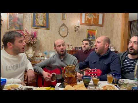 Tmashi chagara shemomeria / თმაში ჭაღარა შემომერია