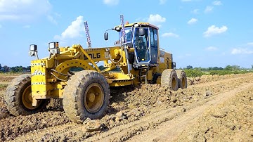 Technique For Pushing Ground For Base Course Road Construction Using A Heavy SDLG & SANY STG Grader