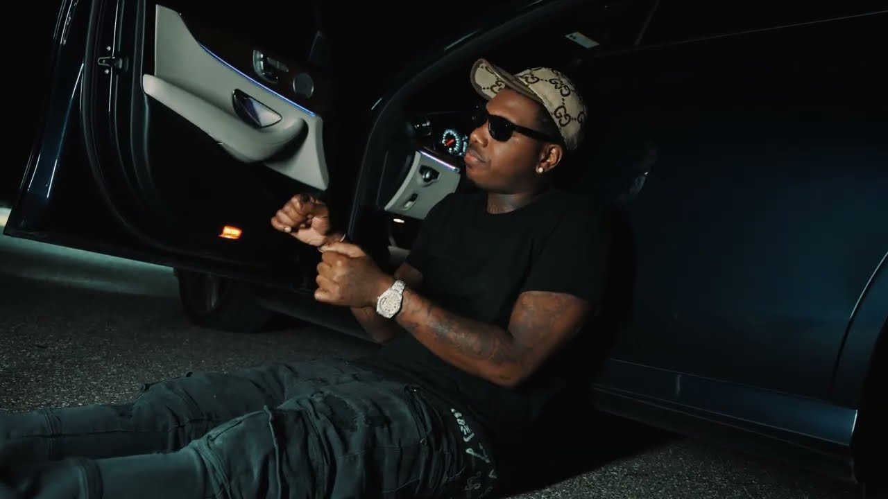 Bigg 290 - Free Shoe