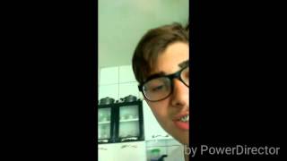 Pedindo Camisinha De Néon Na Farmácia