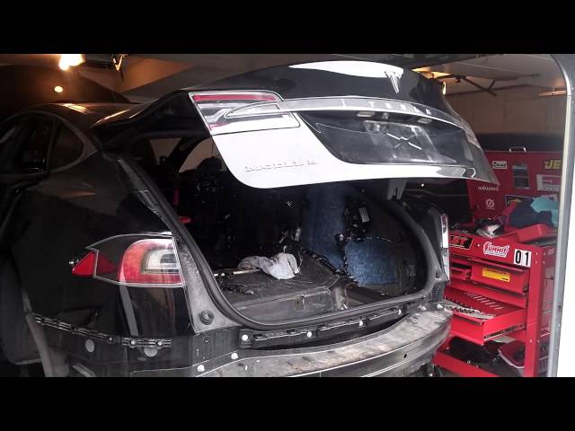 Tesla Model S - Tailgate Repair - Tesland