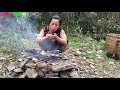 Primitive life - Survival skills catching and cooking delicious fish - Skills Life Forest People