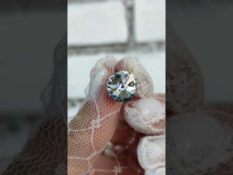 Серьги гвоздики с кристаллом Swarovski