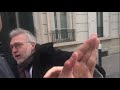 Laurent ruquier se bat avec un paparazzi en pleine rue  paris