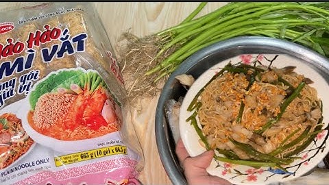 Làm mì xào ốc móng tay và nghe câu chuyện “Cố Hải quá xuất sắc” cùng Thanh