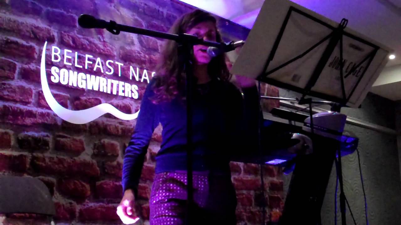 Heidi Heidelberg performs John Cage's "Aria"