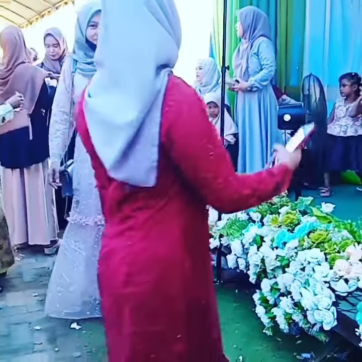 Story WA sedih bikin baper pergi ke undangan pernikahan