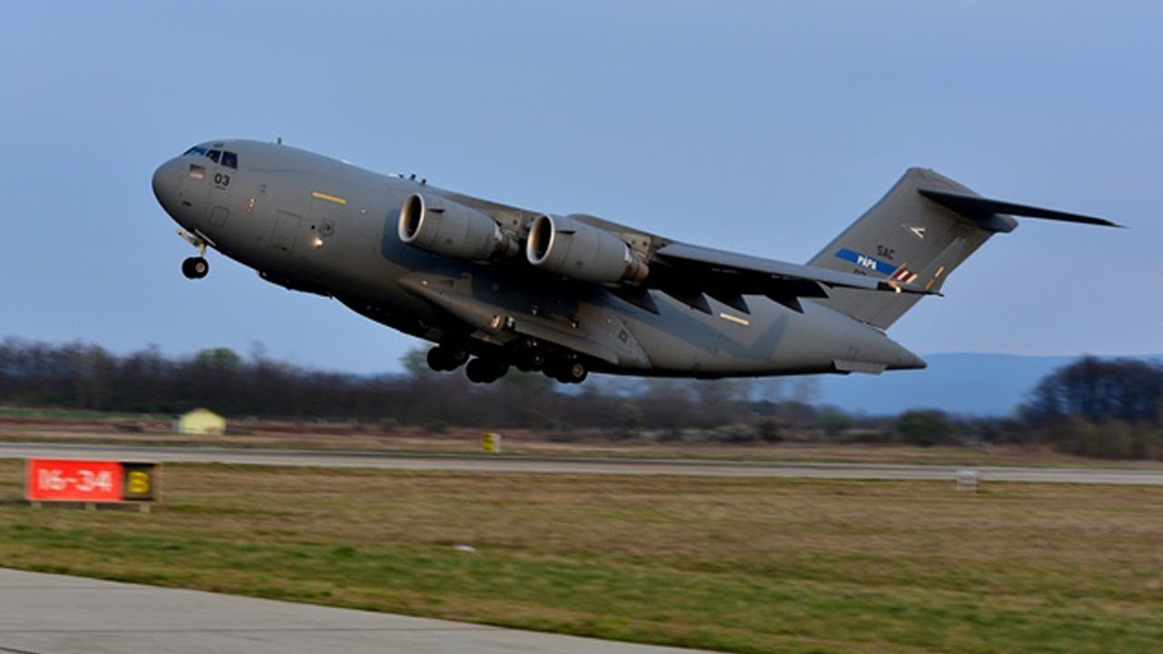C 17 globemaster ввс сша. C-17 globemaster чертеж. самолет boeing c-17а globemaster iii. Boeing c-17. 82nd airborne division afghanistan.