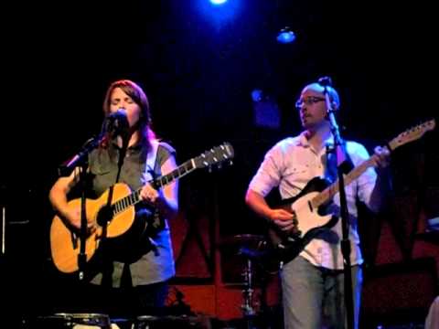 Lauren Zettler - Out of My Mind (new) Live at Rock...