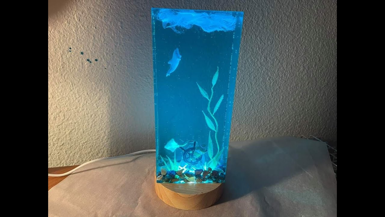 ⁣Resin ocean underwater night light using Floral deep pour epoxy