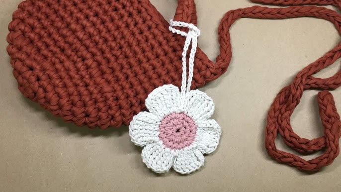 Flower Bag Charm 🌸 pattern by: @Putri 🧶 🤗 #fyp #crochet #crochetph