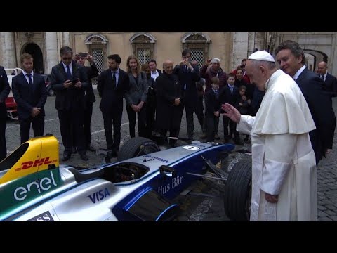 ÐÐ°ÑÑÐ¸Ð½ÐºÐ¸ Ð¿Ð¾ Ð·Ð°Ð¿ÑÐ¾ÑÑ The Pope blessed an electric racecar