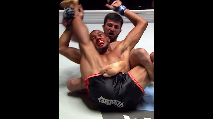 Jaw-dropping submission attempt 🤯🔥