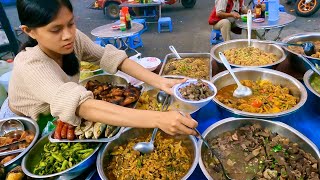 Cambodian street food in Phnom Penh | Delicious plenty Khmer food for dinner selling on the street