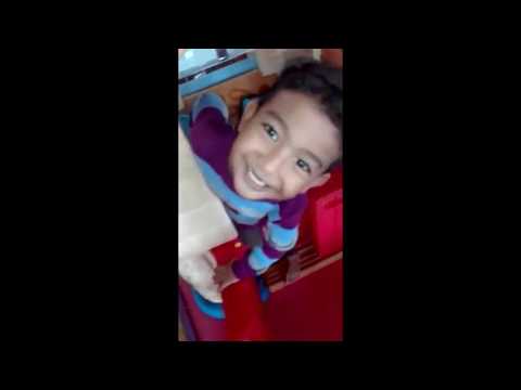 Ciha belajar menyetir mobil