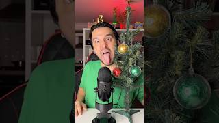 Yılbaşı Ağacı Süslerini Yedim Mutlu Yıllar