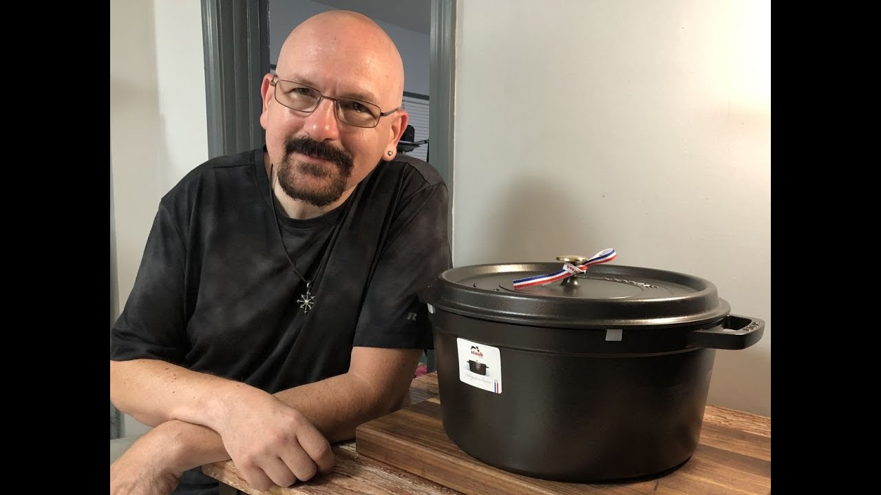 Unboxing a (huge) Staub Cast Iron Enamel Cocotte (with One Pot Dutch Oven  Baked Pasta) 
