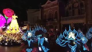 Hong kong disneyland's version of the amazing paint night parade