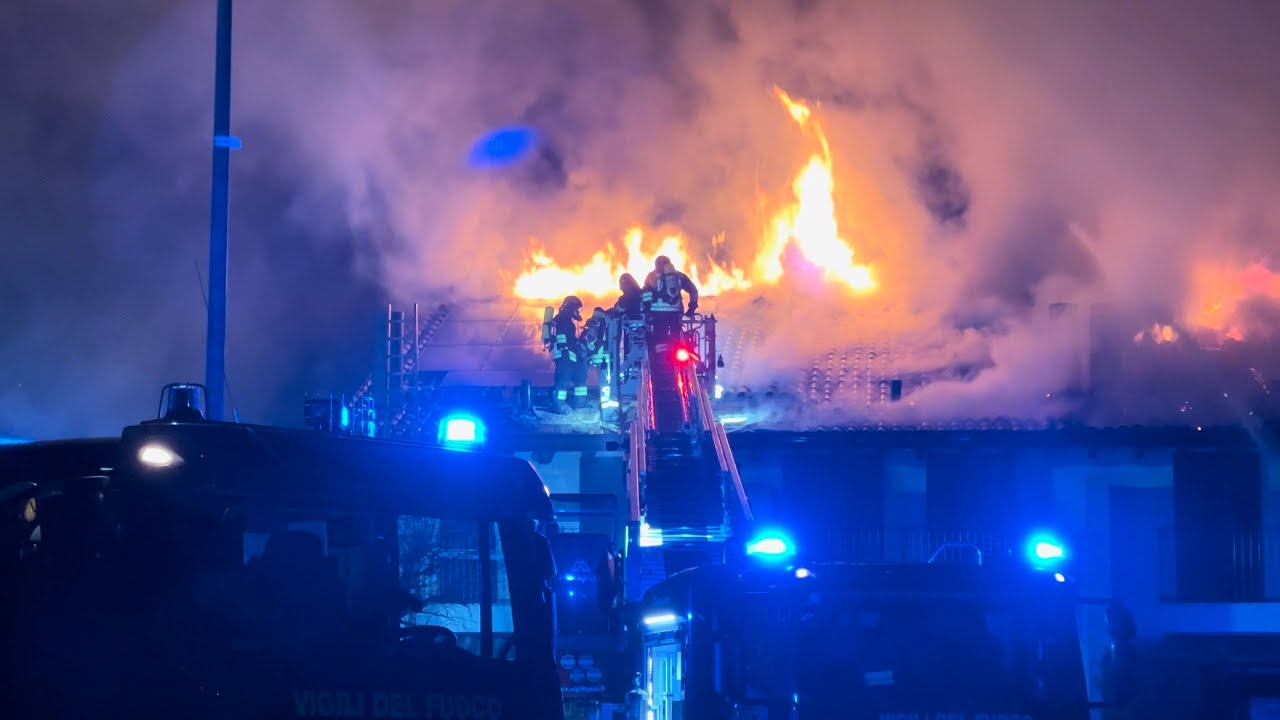 [INCENDIO TETTO] Quattro abitazioni in fiamme a Castello di Godego (TV), 23/01/2024