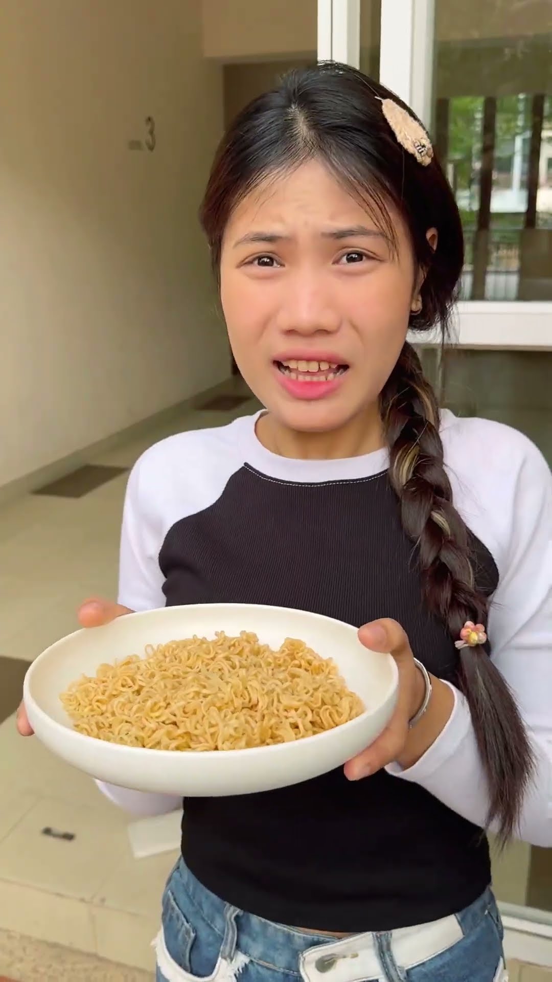 Cách tạo ra 1 dĩa mì thơm ngon || delicious plate of noodles #shorts