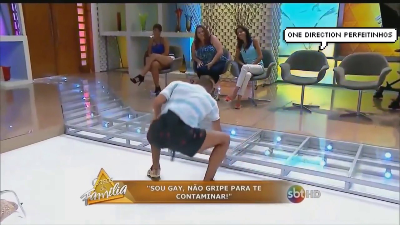 HARRY STYLES CAINDO AO SOM DE SWEET DREAMS - YouTube Hey migos