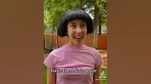 Creepy Dora bakes a pie  #shorts