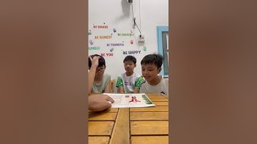 Tiếng Anh Phan Thiết: Feric, Tom and Benny practice talking about Describing Santa Clause