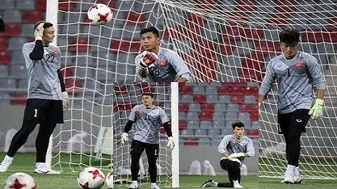 HLV Park Hang-seo bất ngờ có hành động lạ với Bùi Tiến Dũng và Đặng Văn Lâm trước trận gặp Jordan