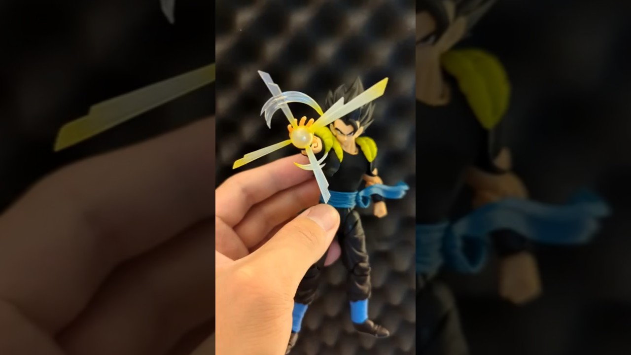 Позирует индивидуальный Ксено Годжета!