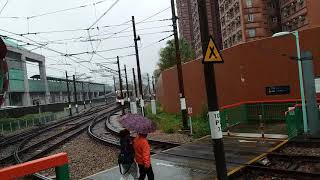 [前者換後者]輕鐵614P/615P輕鐵澳洲Comeng(第一期翻新)列車1039駛入兆康站六號月台(輕鐵615P往屯門碼頭方向)