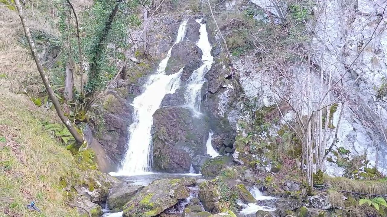 Pola del Pino, Cascadas, Brañas, Pico Coalnegro. Asturias