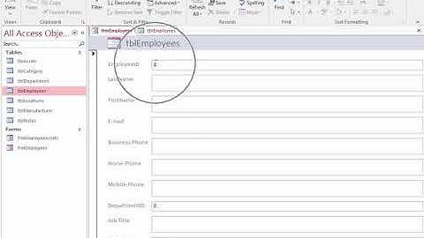 How to Enter Data into a Form in Access 2016