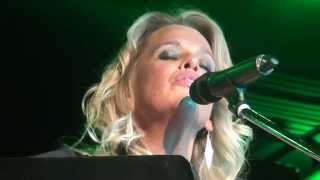 Video thumbnail of "Beccy Cole - Broken Soldiers"