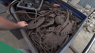 видео: Металлокоп на полевом стане. Всё усеяно запчастями. Рекорд года установлен. Накопал половину прицепа картинка: Металлокоп на полевом стане. Всё усеяно запчастями. Рекорд года установлен. Накопал половину прицепа