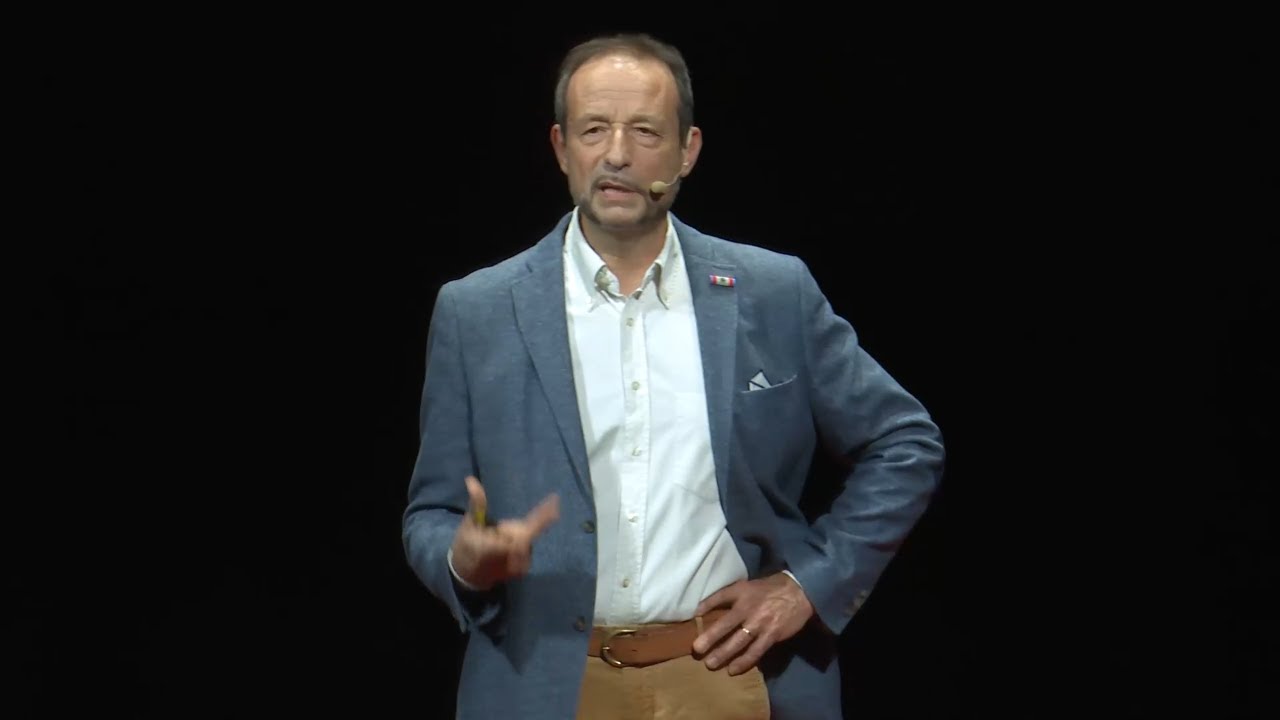 Fatturato in discesa? Fai salire le motivazioni, non i costi | Alessandro Berio | TEDxVerbania