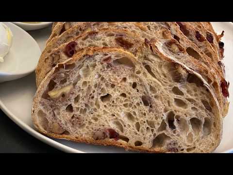 호두 크랜베리 사워도우 (Walnut Cranberry Sourdough Bread)