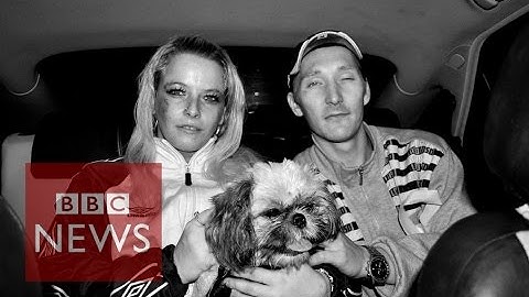 Mike Harvey: Taxi driver who photographs his passengers - BBC News